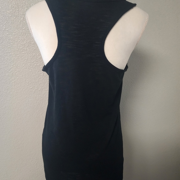 Giants Tank - Picture 2 of 4